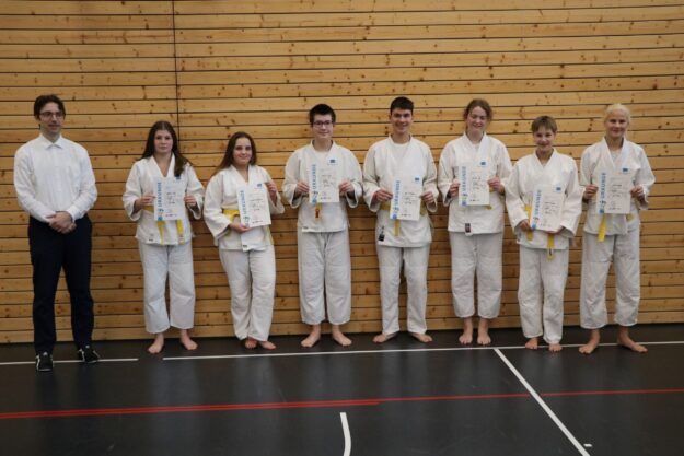 07 Prüflinge Mit Prüfer Rene Külheim (3.Dan)