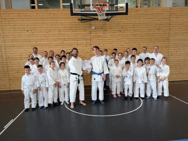 Trashed 1748973140 PXL 20250503 083637521.MP